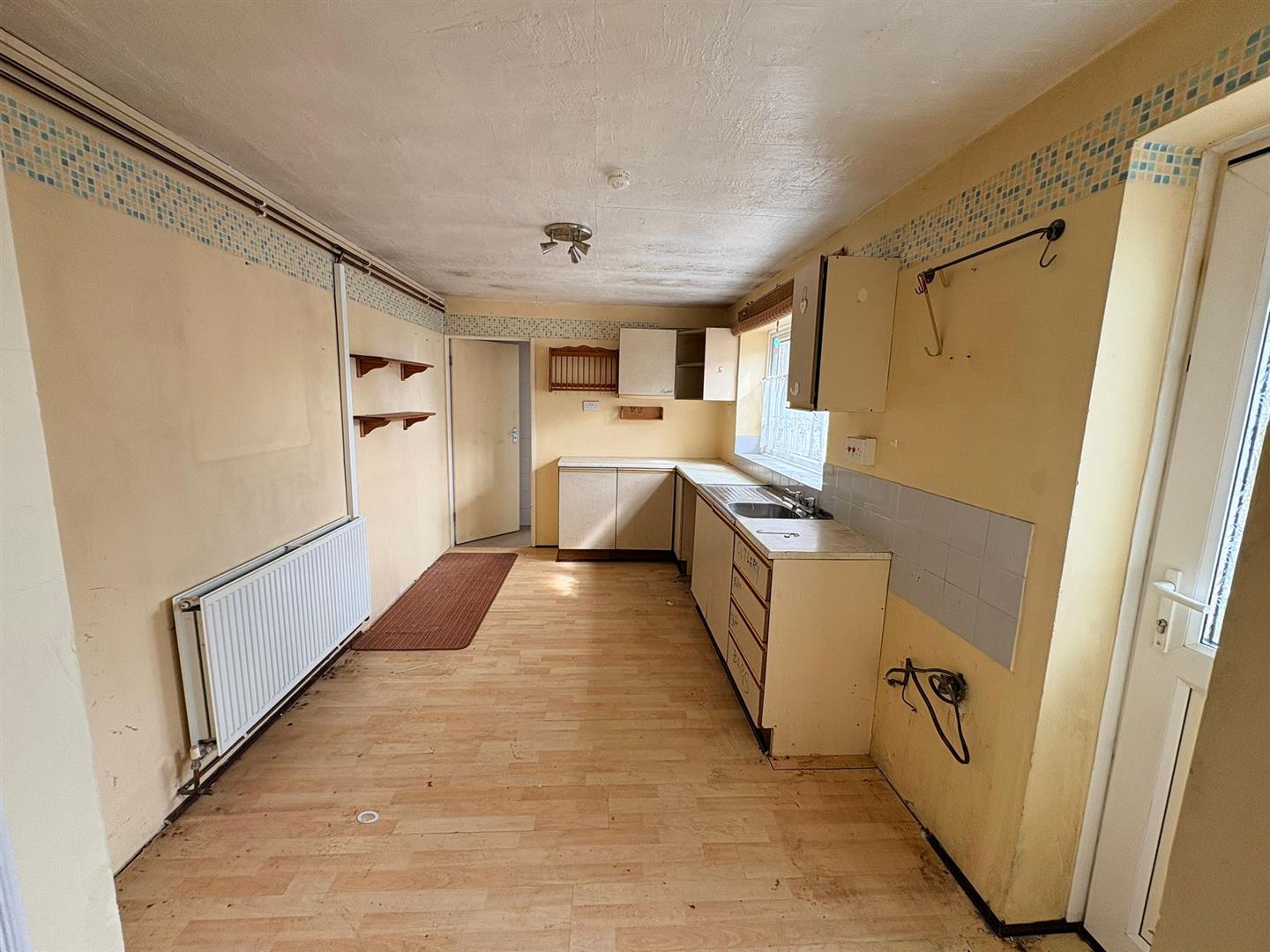 Lan Avenue, Morriston, Swansea, SA6 7AZ